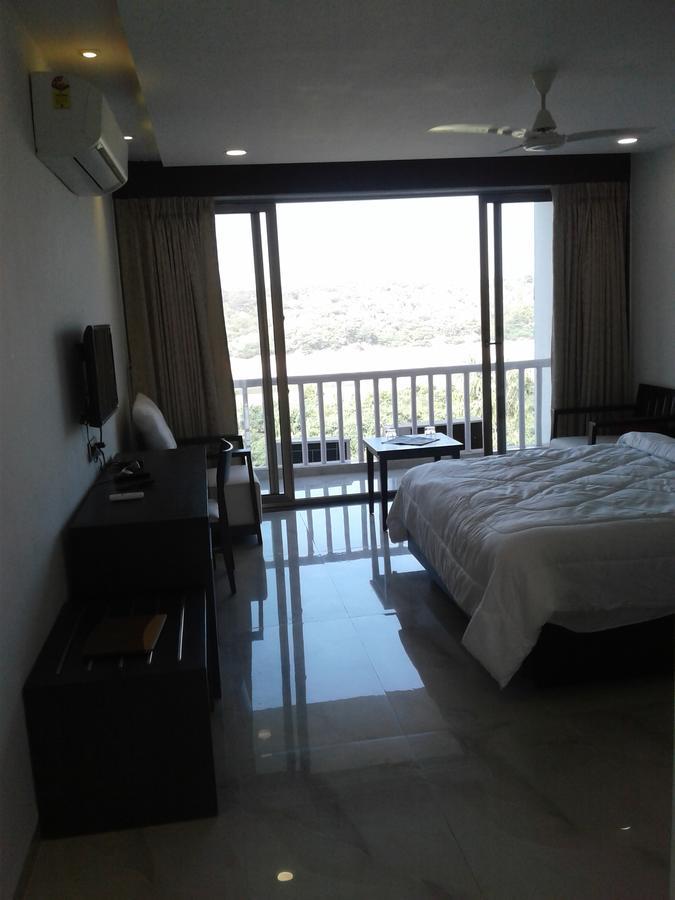 The Meera Hotel Derol 외부 사진