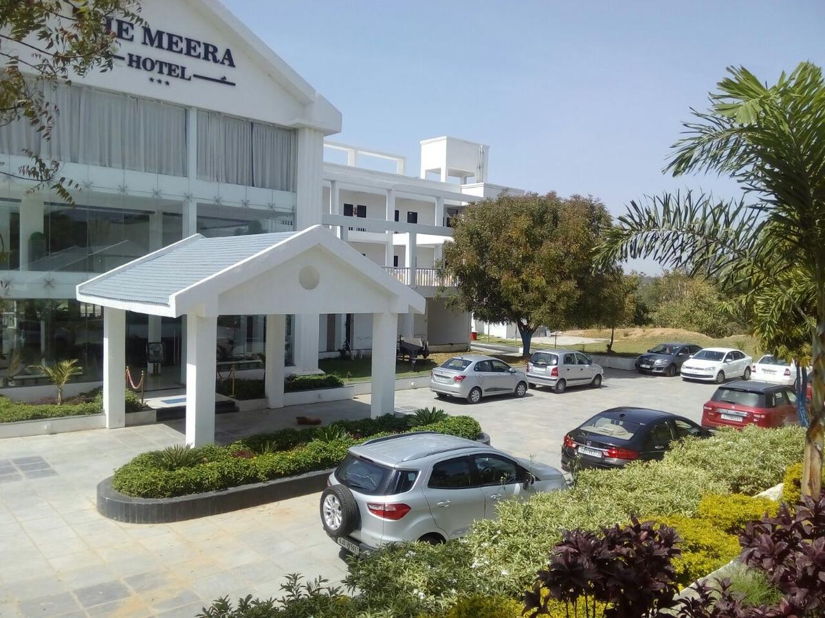 The Meera Hotel Derol 외부 사진
